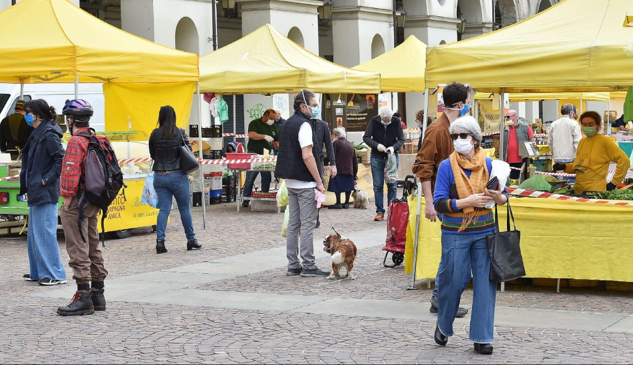 Sok EU-tagországban nem bíznak sem az uniós, sem a tagállami járványkezelésben