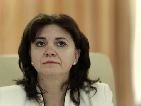 Az oktatási miniszter elleni egyszerű indítványt nyújtott be a PSD és a Pro Románia