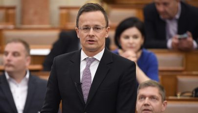 Szijjártó: Magyarország támogatja, hogy Ukrajna mielőbb kapjon tagjelölti státuszt az EU-ba