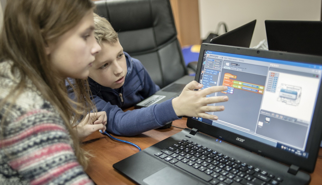 Digitális eszközök gyűjtésére indított kampányt a Magyar Szülők Szövetsége