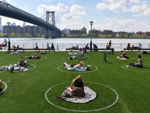 „Parkolóhelyeket” alakítottak ki az embereknek egy New York-i parkban