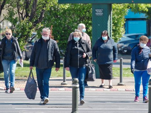 WHO: mindenhol viseljünk szájmaszkot, ahol nem lehet távolságot tartani