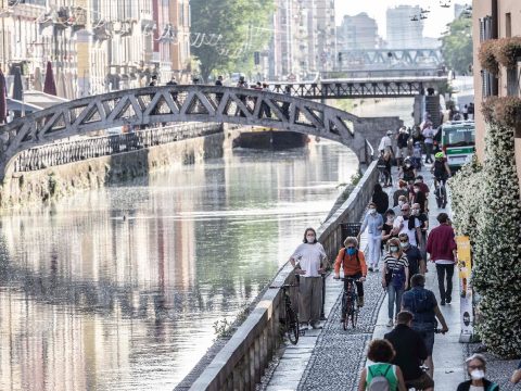 Olaszországban újraindult a mindennapi élet és a gazdaság