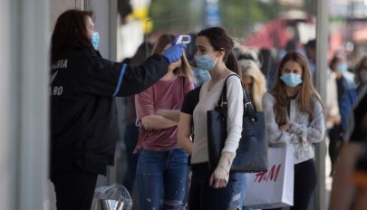 A teraszok vendégeinek nem lesz kötelező lemérni a testhőmérsékletét