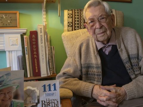 Elhunyt 112 évesen a világ legidősebb férfija