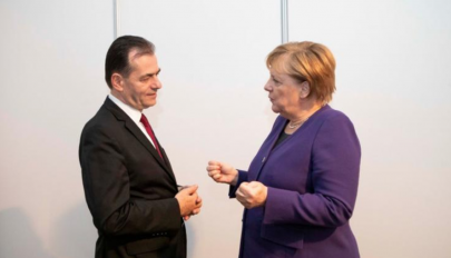 Telefonon egyeztetett a Németországban dolgozó román idénymunkások helyzetéről Merkel és Orban