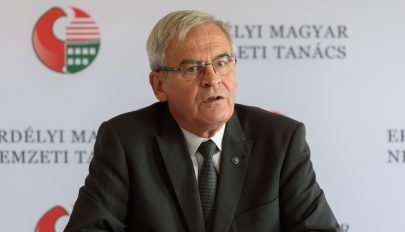Tőkés László szerint az erdélyi magyar pártok összefogása kell a választási küszöb átlépéséhez