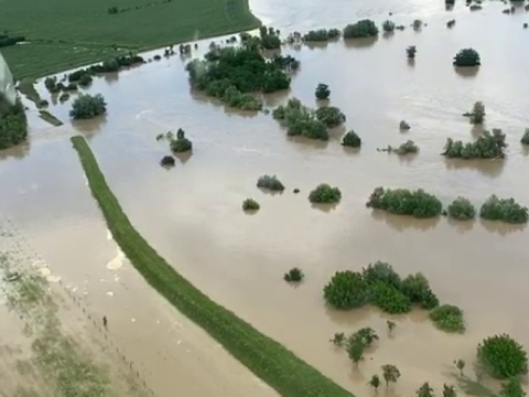 Ötmillió lejt utal ki a kormány az árvíz által sújtott lakosságnak