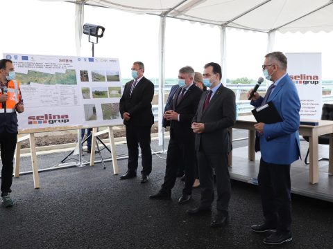 A kormány az eredeti elképzelés szerint építené meg az észak-erdélyi autópályát