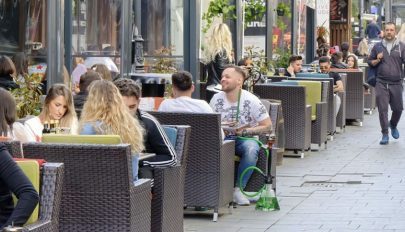 Covid-19-díjat kezdtek alkalmazni a romániai vendéglők