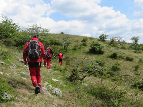 FRISSÍTVE: Otthon van a turista, akit szombat estétől kerestek a hegyimentők