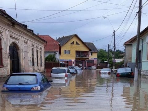 Elöntötte az árvíz Nagyenyedet