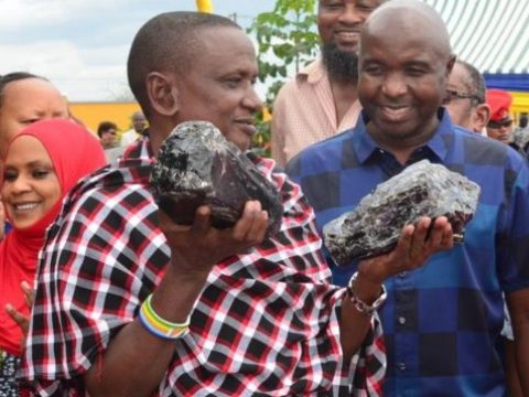 Rekordméretű drágaköveket talált egy tanzániai bányász és pillanatok alatt milliárdos lett