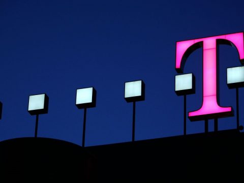 Fenntartásokkal kezeli a versenytanács a Telekom esetleges kiszállását a román piacról