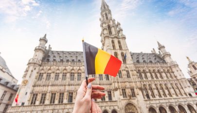 Romlik a járványhelyzet, utazási korlátozásokat vezet be a belga kormány