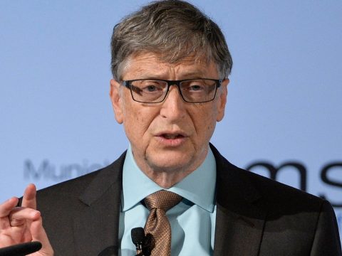 Így reagált Bill Gates az őt övező összeesküvés-elméletekre