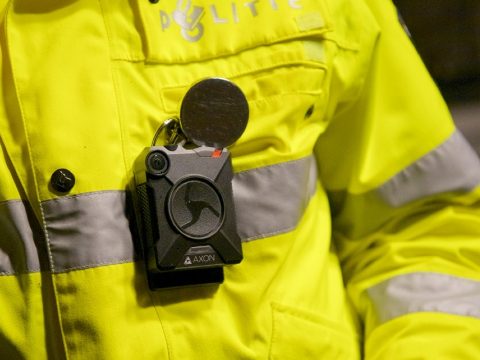 Testre szerelhető kamerákkal fogják ellátni a járőröző rendőröket