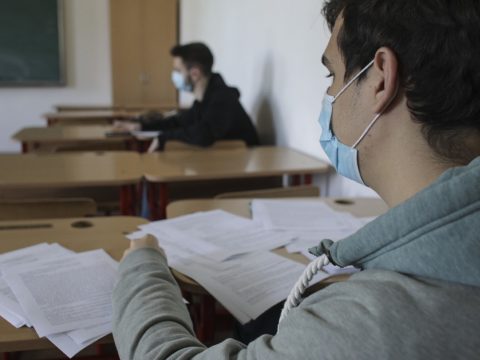 Líceumi felvételi: hétfőtől foglalhatják el helyeiket a diákok