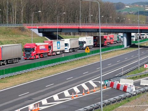 Üzemanyagárstopot követelnek a közúti fuvarozók