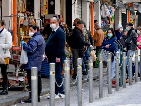 Olaszország döntött: már az utcán is kötelező a szájmaszk