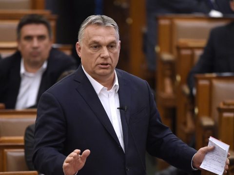 Orbán: Magyarország nem enged be nem uniós polgárokat
