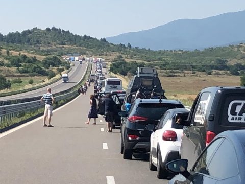Minden turistát letesztelnek a bolgár-görög határon
