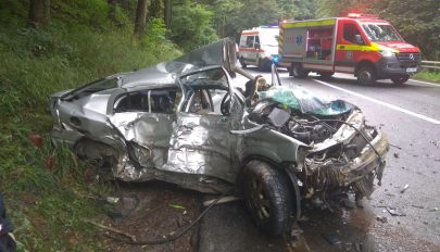 FRISSÍTVE: Két személy vesztette életét egy balesetben az Ojtozi-szorosban