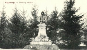 Lendvay Márton színész szobra Nagybányán (1912). Neki sem kegyelmeztek kepeslapok.files.wordpress.com