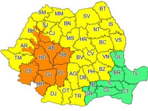 Másodfokú viharriasztás vasárnap reggelig 12 megyében