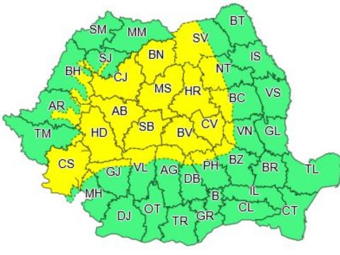 Záporokra, zivatarokra vonatkozó sárga riasztást adtak ki 24 megyére