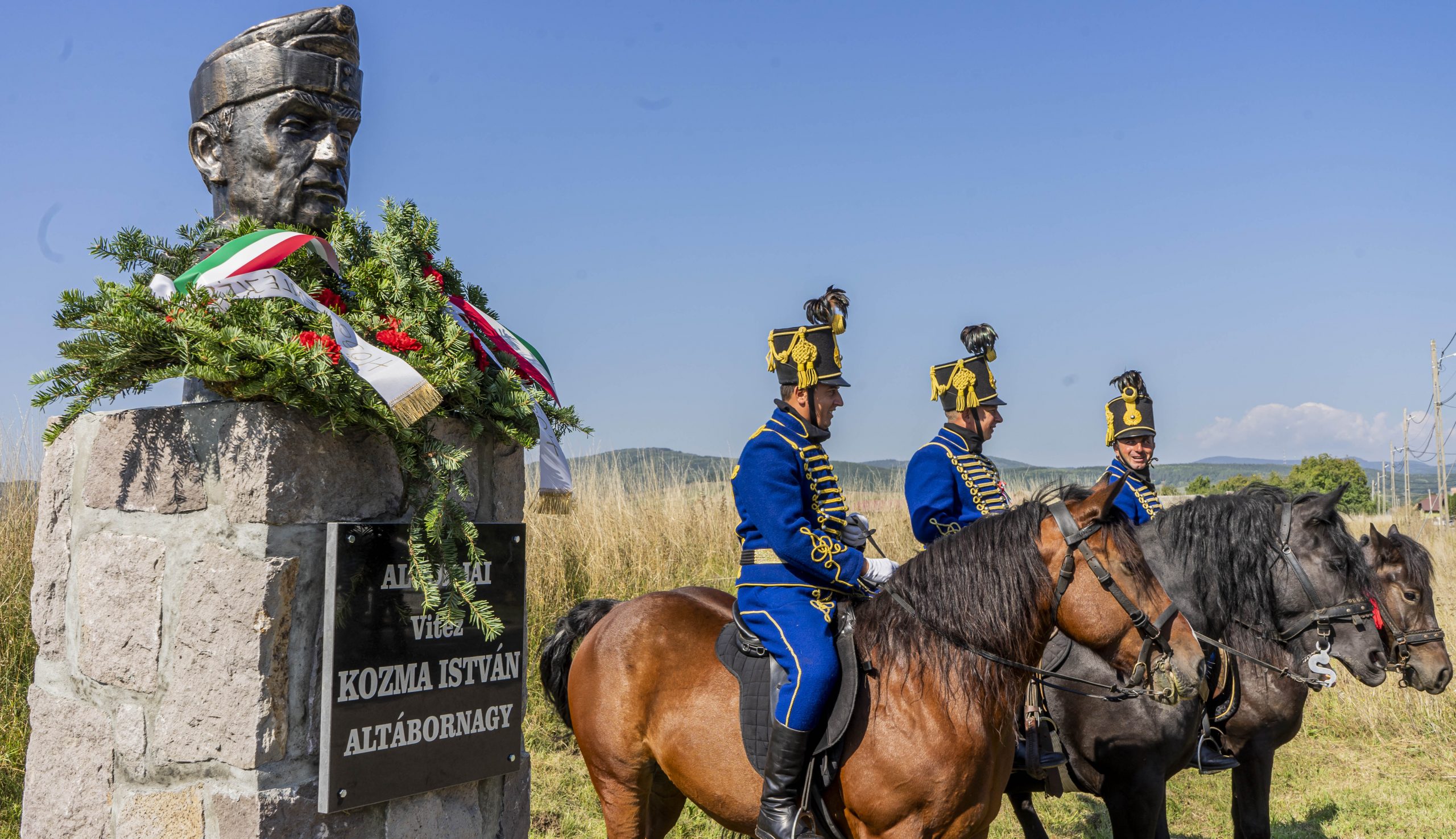 Szoboravatás Torján