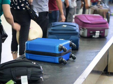 Bőröndös felvonulás a turizmus megmentéséért