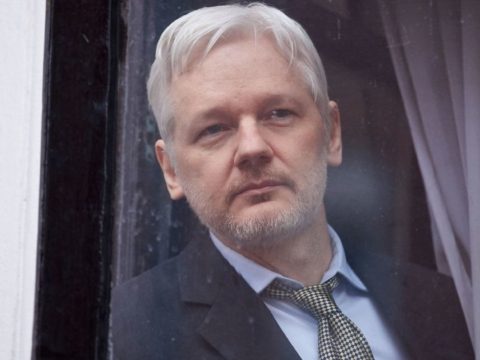 Folytatódott Assange pere