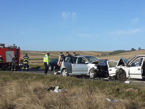 Hárman vesztették életüket egy Csernáton közelében történt balesetben