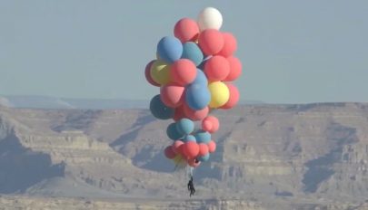 7500 méter magasra repült fel léggömbökbe kapaszkodva a híres illuzionista