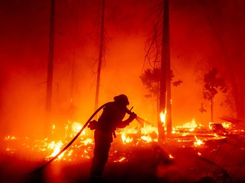 Európát is elérte az Amerika nyugati partvidékén pusztító erdőtüzek füstje