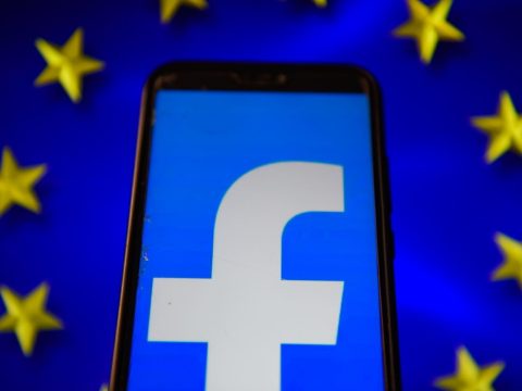 A Facebook azzal fenyegetőzik, hogy kivonul Európából