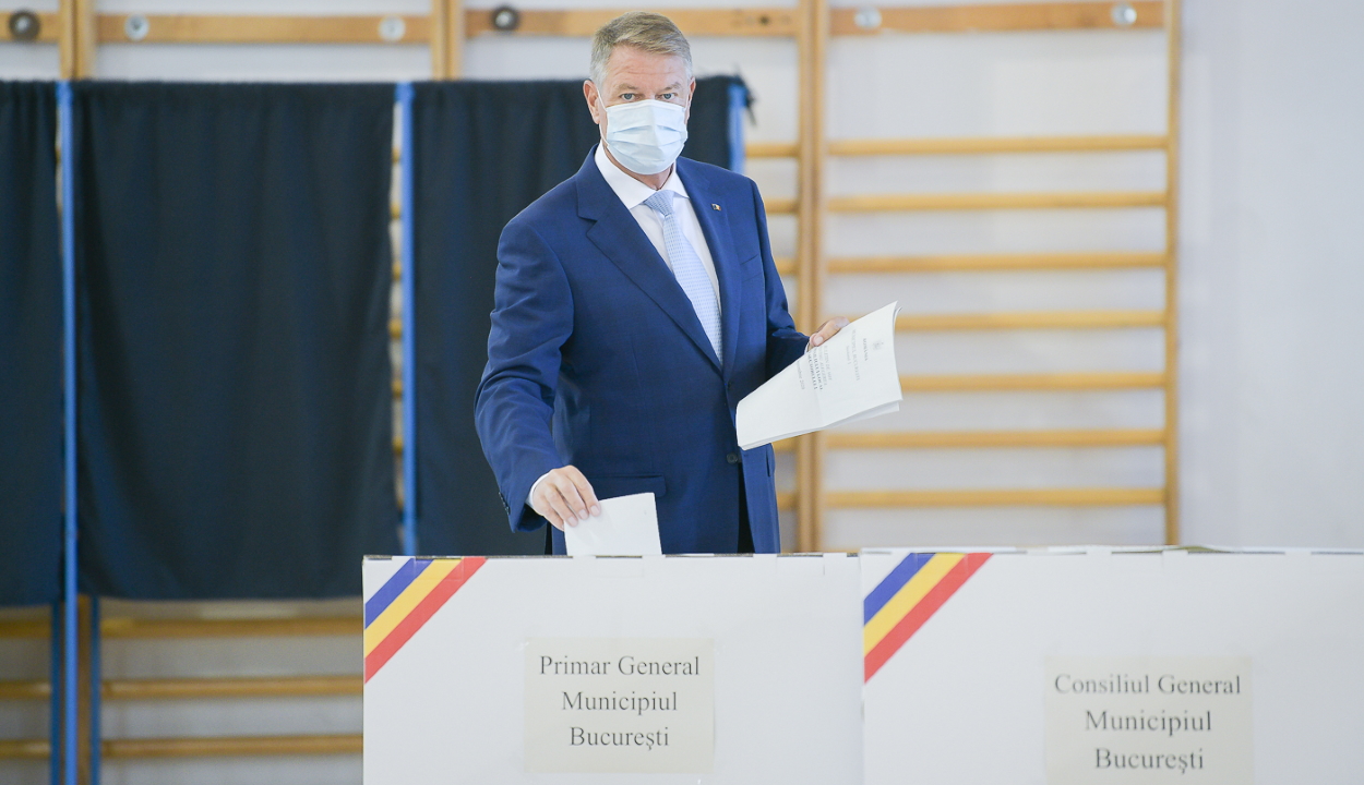 Felmérés: felére csökkent Klaus Iohannis államfő bizalmi indexe