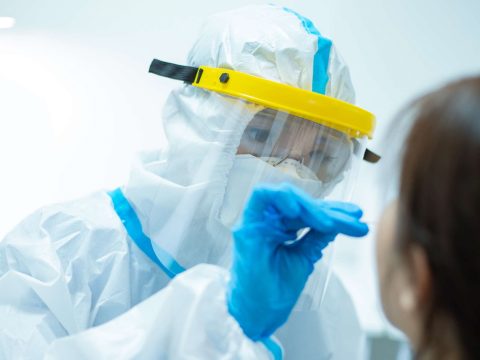 4272 új koronavírusos megbetegedést jelentettek 14.588 teszt feldolgozása nyomán