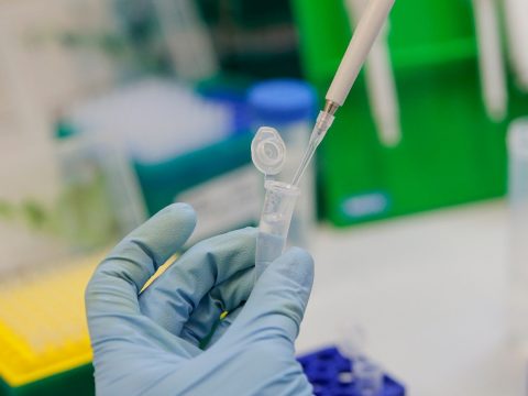 Magyar kutatókkal értek el áttörést a koronavírus elleni harcban