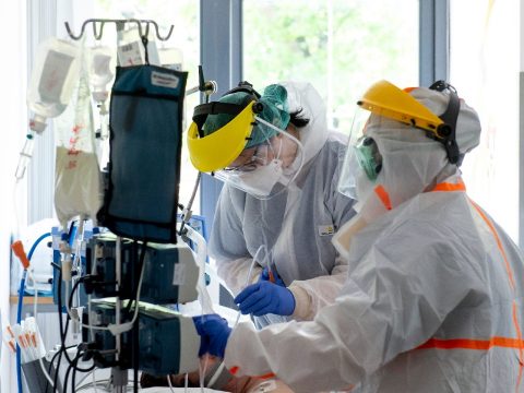Koronavírus: még soha nem haltak meg ennyien egy nap alatt Magyarországon