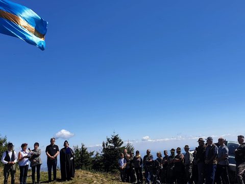 Székely zászló a Nagy–Sándoron