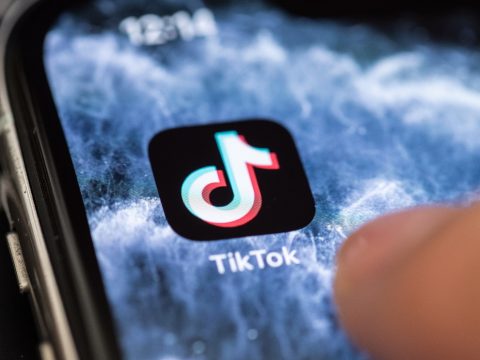 Öngyilkosságot mutató videó terjed a TikTokon