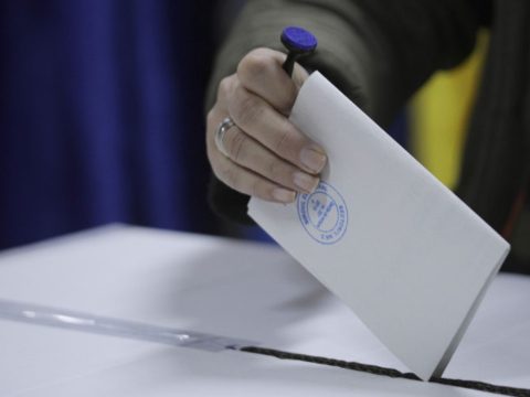 Több mint tizennyolcmillió szavazó szerepel az állandó választási névjegyzékben