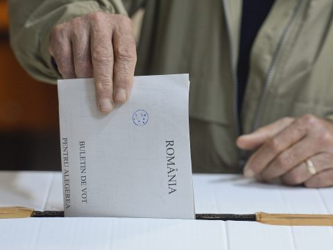 Érvénytelenítették a polgármester-választást egy Krassó-Szörény megyei városban