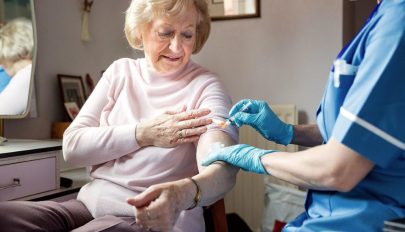 A 80 év felettiek negyede sem kapta meg a védőoltást Romániában