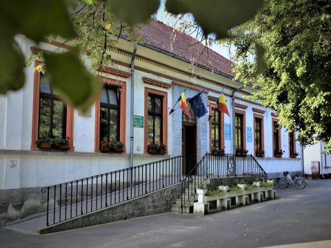 Dolgozni, de kivel?