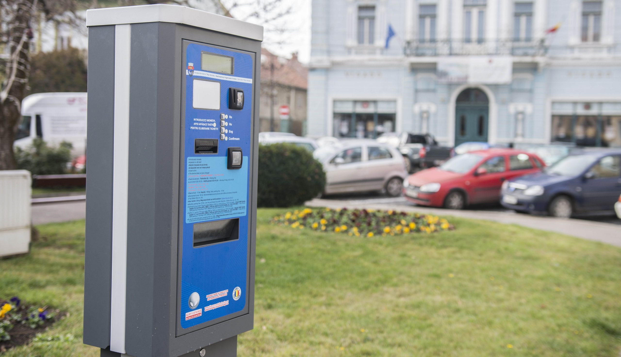 Újra fizetőssé válik a parkolás