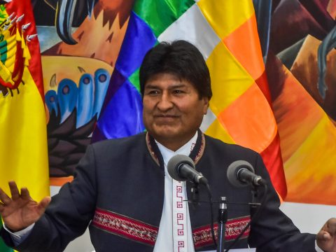 Hazatérhet Bolívia elüldözött elnöke