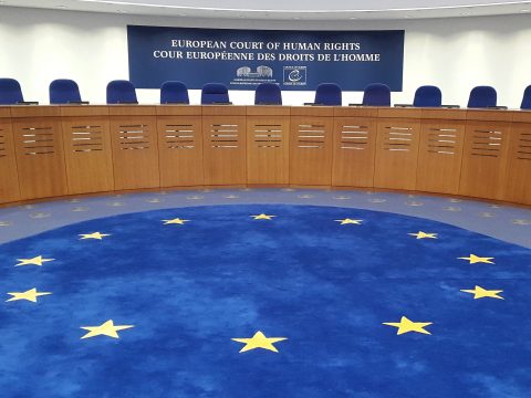 Kártérítés kifizetésére kötelezte Romániát az Emberi Jogok Európai Bírósága